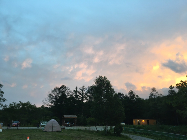 キャンプ　夕日がきれいです